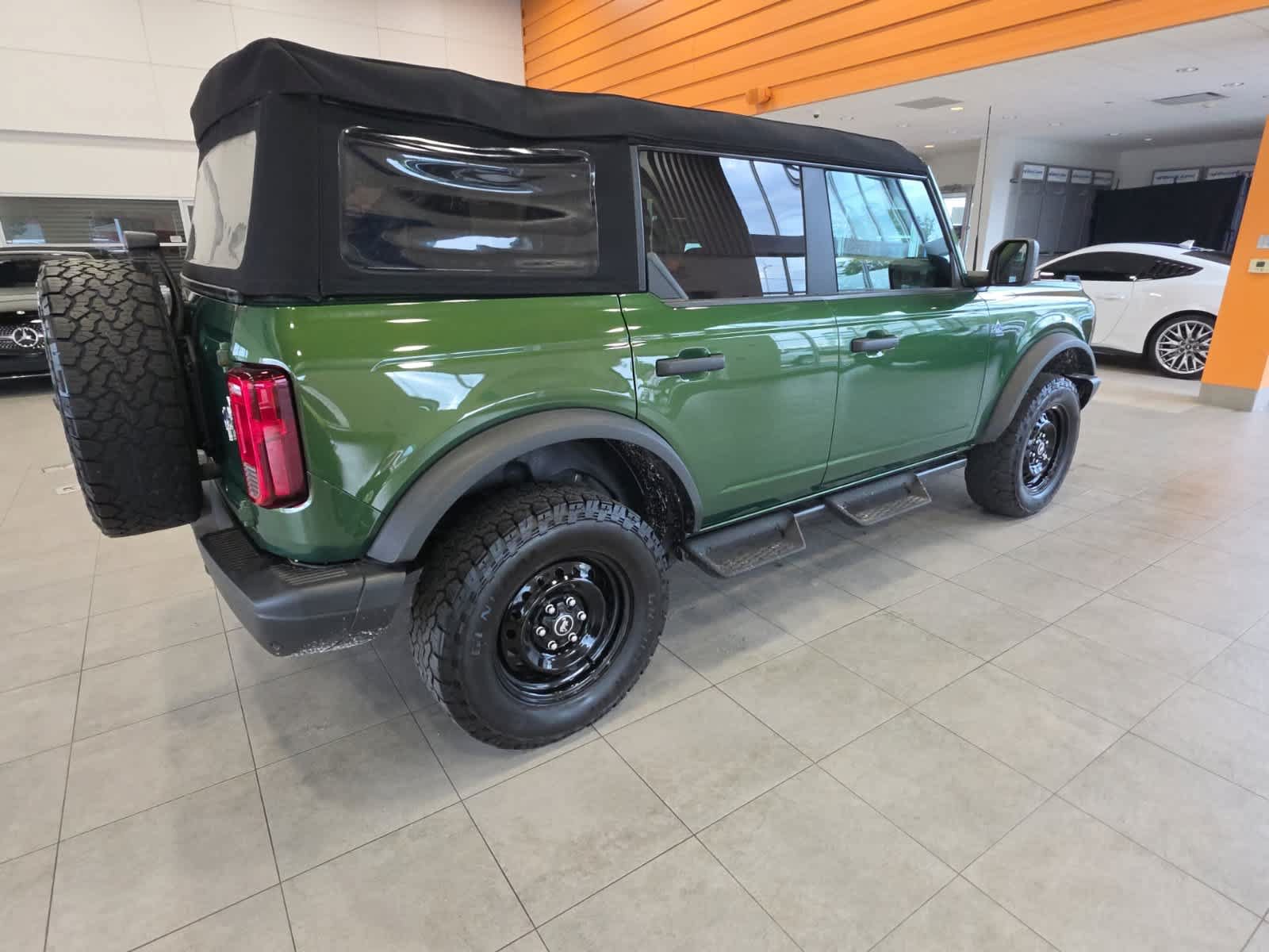 Certified 2023 Ford Bronco Black Diamond AWD/4WD image 7