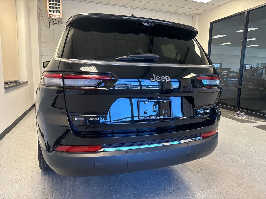 Used 2021 Jeep Grand Cherokee L Limited w/ Luxury Tech Group II image 3