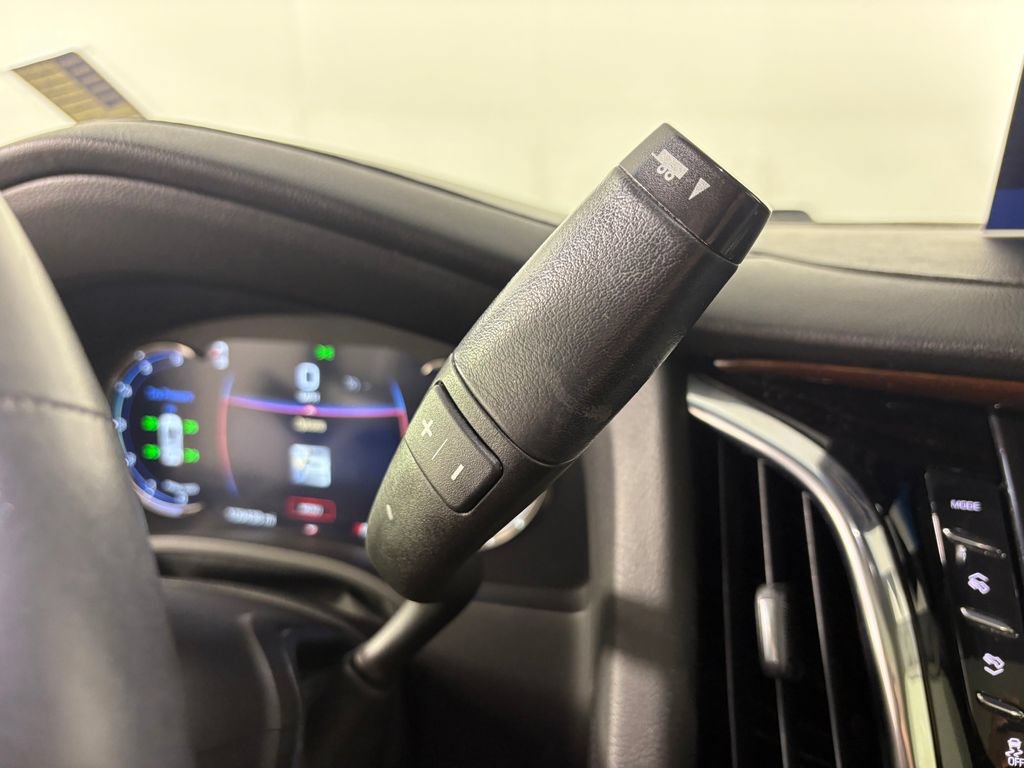 Used 2018 Cadillac Escalade Premium Luxury AWD/4WD image 20