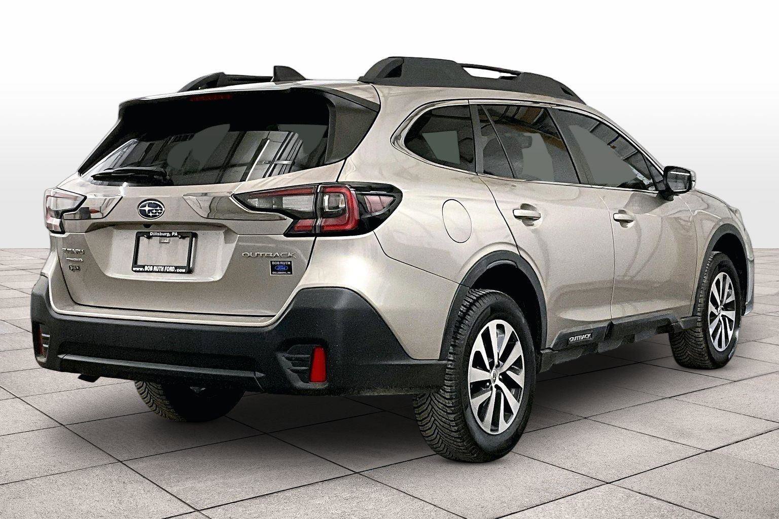 Used 2020 Subaru Outback Premium image 11