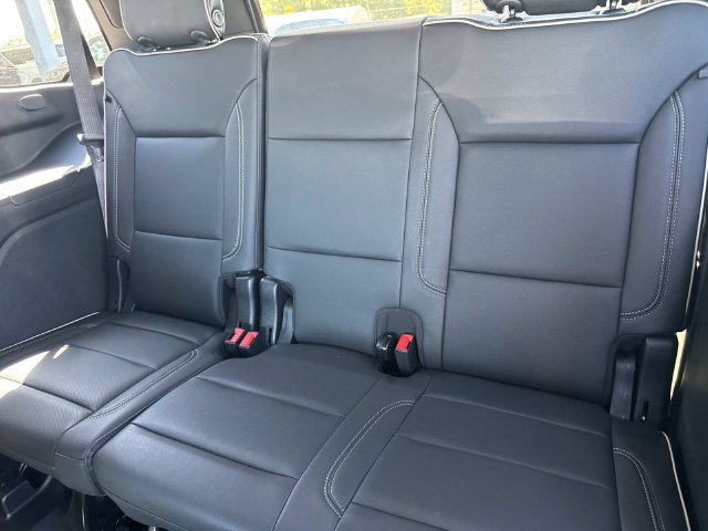 Used 2024 GMC Yukon SLT w/ SLT Luxury Package AWD/4WD image 16