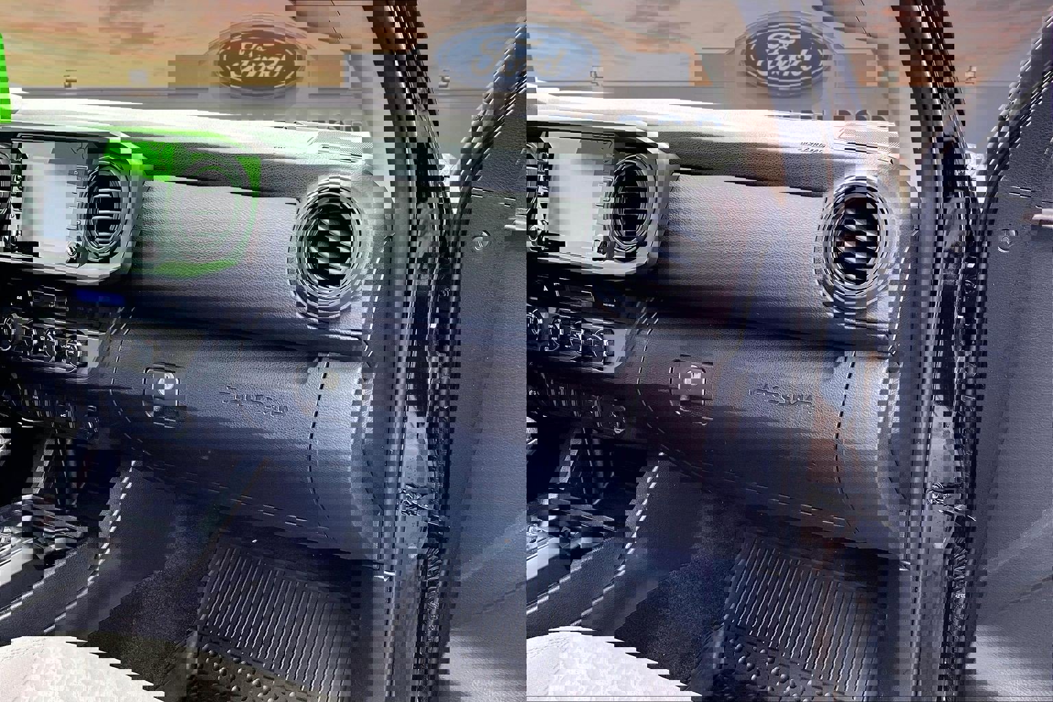 Used 2021 Toyota Tacoma SR AWD/4WD image 17