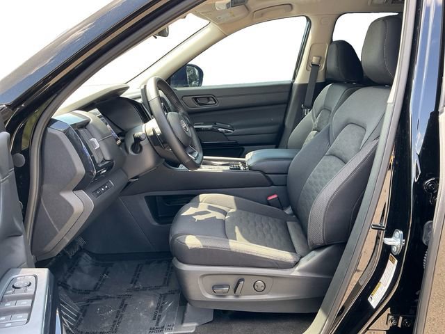Used 2025 Nissan Pathfinder SV w/ SV Premium Package AWD/4WD image 10