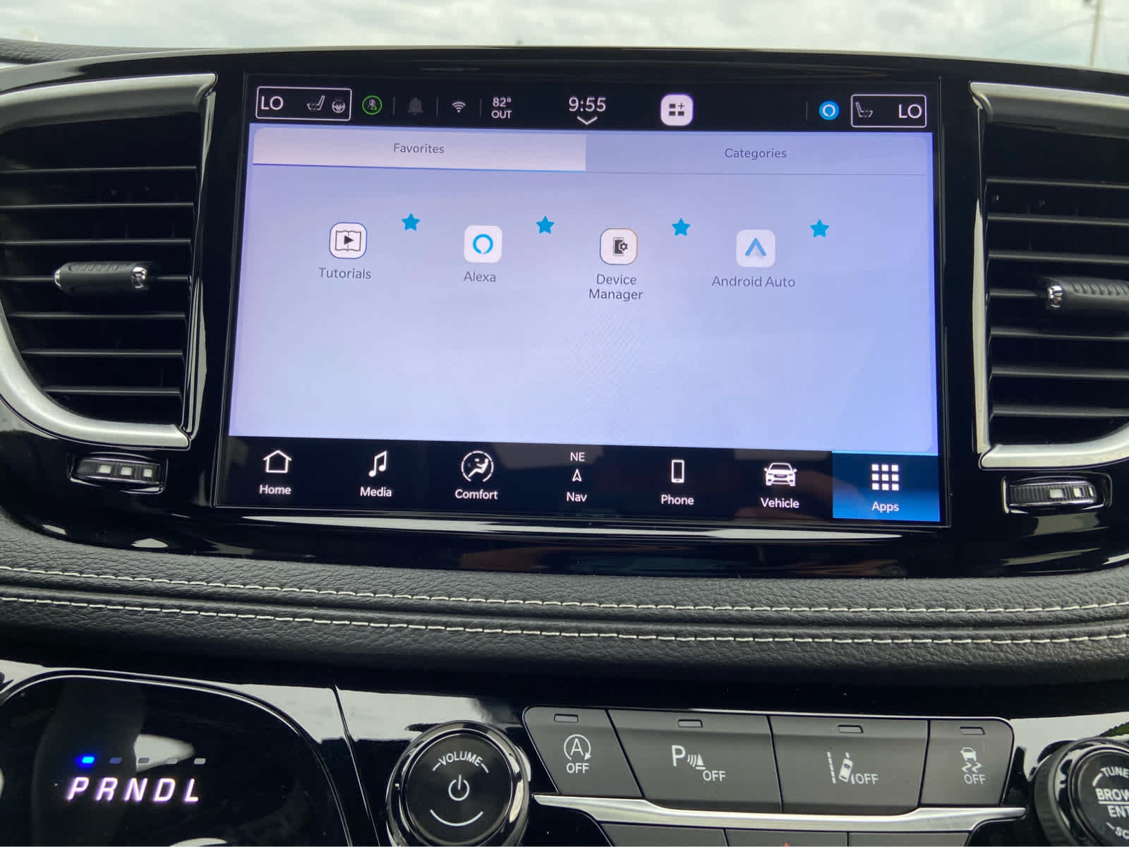 Used 2026 Chrysler Pacifica Limited FWD image 42