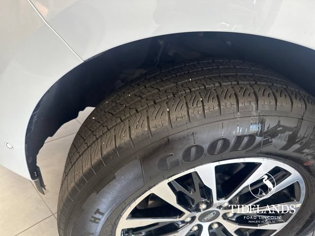 Certified 2025 Ford Expedition Platinum AWD/4WD image 31
