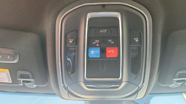 Used 2025 Jeep Grand Cherokee Limited image 17