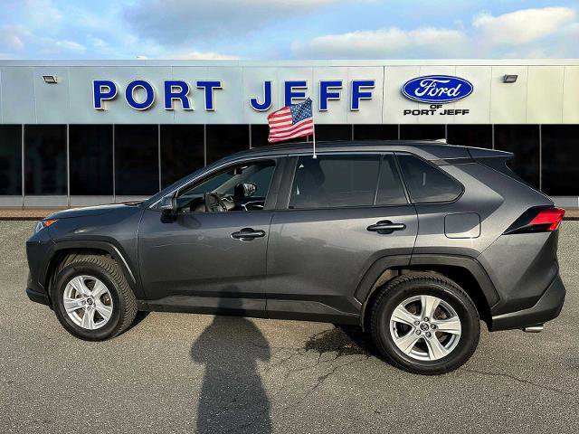 Used 2021 Toyota RAV4 XLE AWD/4WD image 9