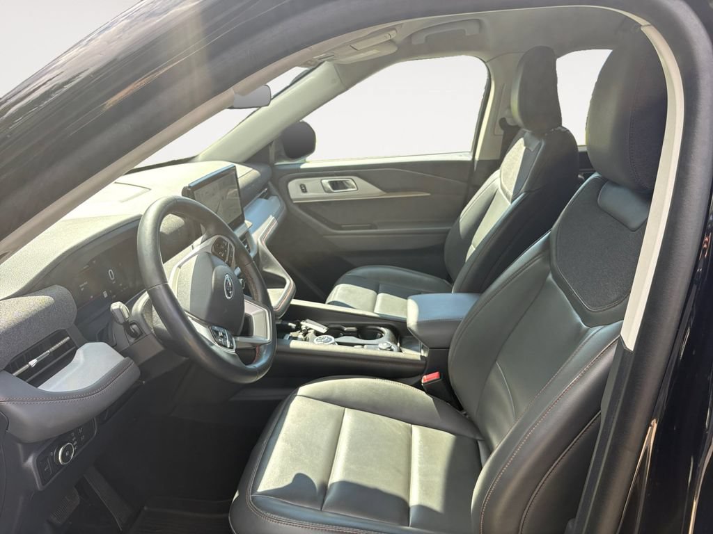 Certified 2025 Ford Explorer Active w/ Active Comfort Package AWD/4WD image 11