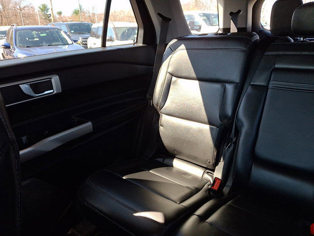 Certified 2023 Ford Explorer XLT w/ Equipment Group 202A image 17