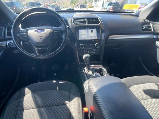 Certified 2018 Ford Explorer XLT w/ Equipment Group 201A AWD/4WD image 17