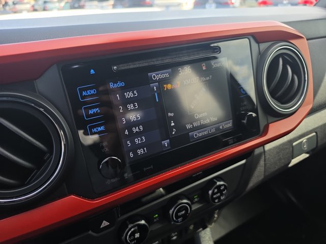 Used 2018 Toyota Tacoma TRD Sport RWD image 27