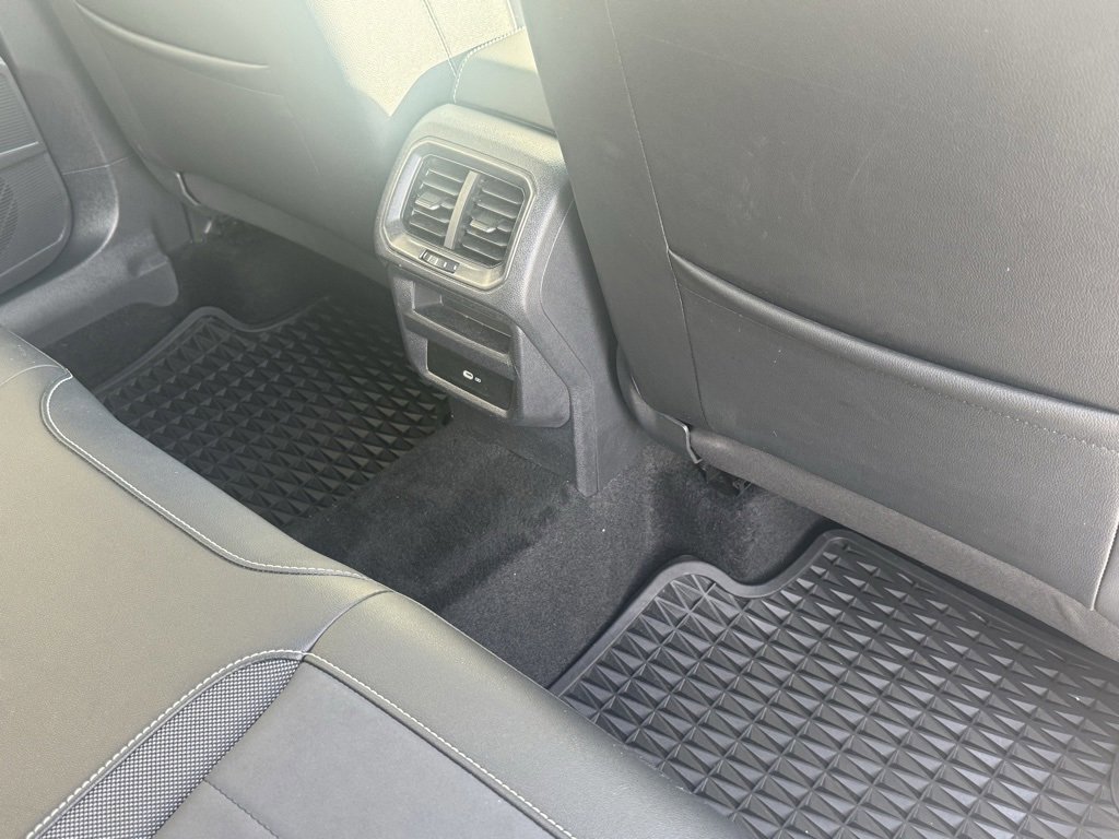 Used 2023 Volkswagen Taos SE w/ Panoramic Sunroof Package image 21