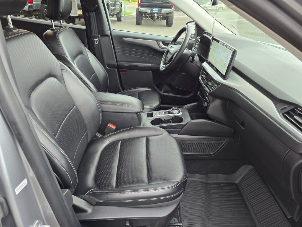 Certified 2023 Ford Escape Platinum AWD/4WD image 11