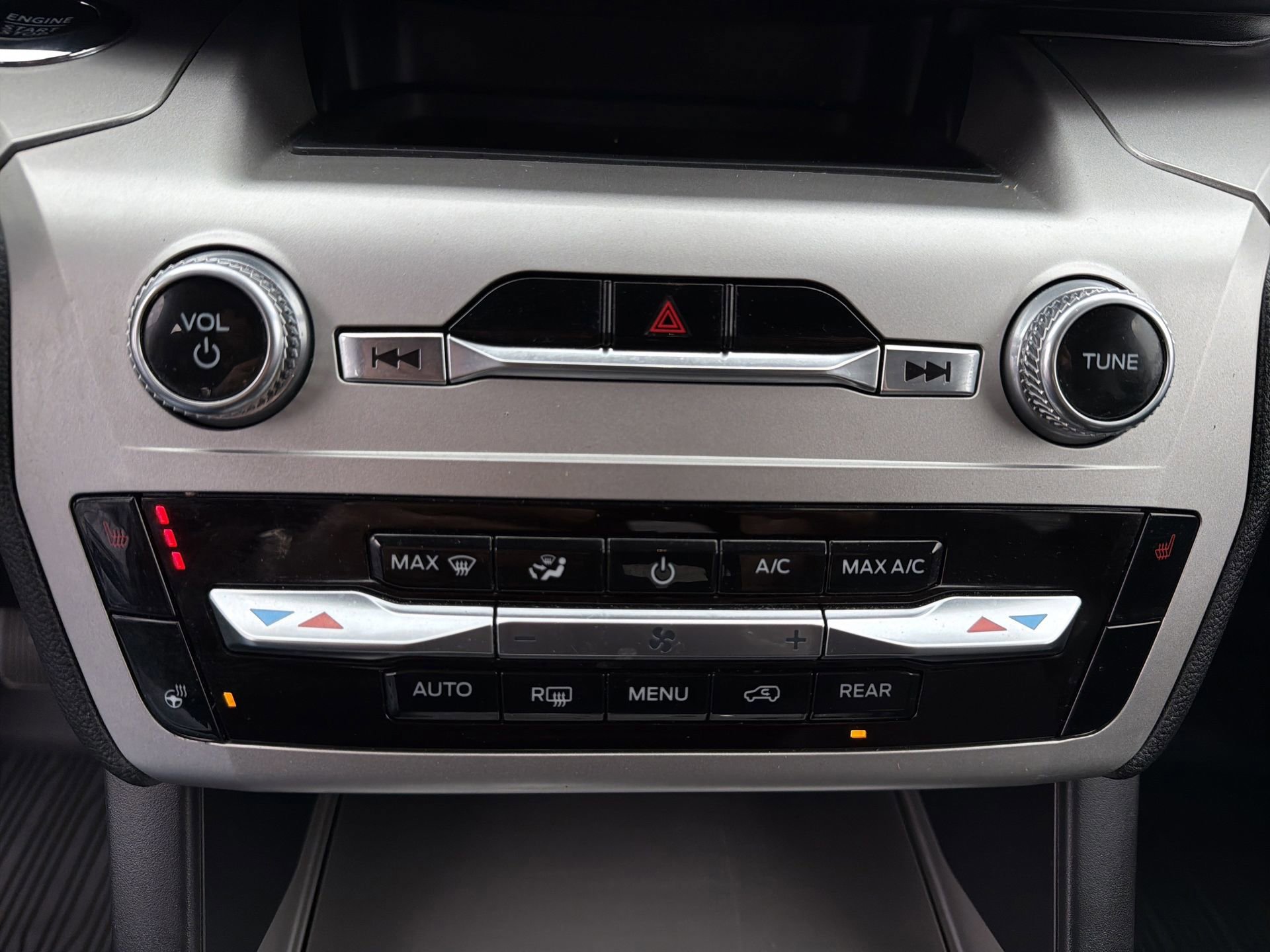 Certified 2022 Ford Explorer XLT w/ Equipment Group 202A image 16