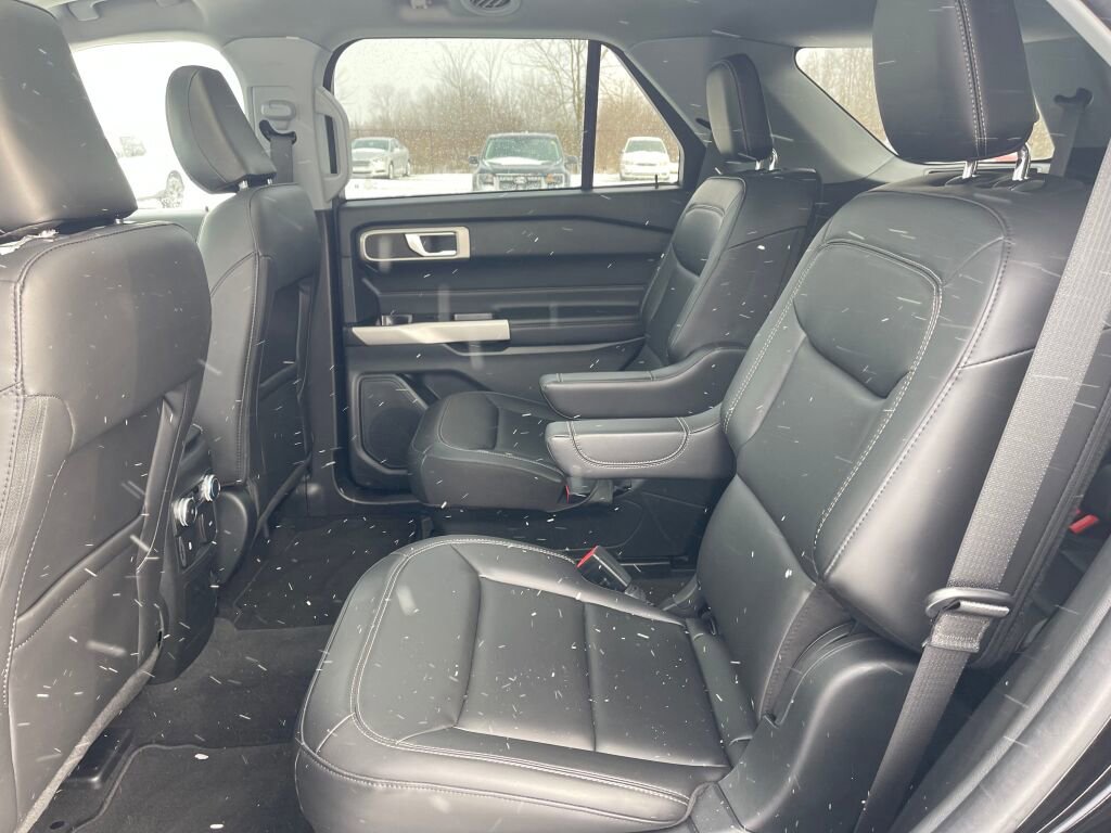 Certified 2022 Ford Explorer XLT w/ Equipment Group 202A image 22