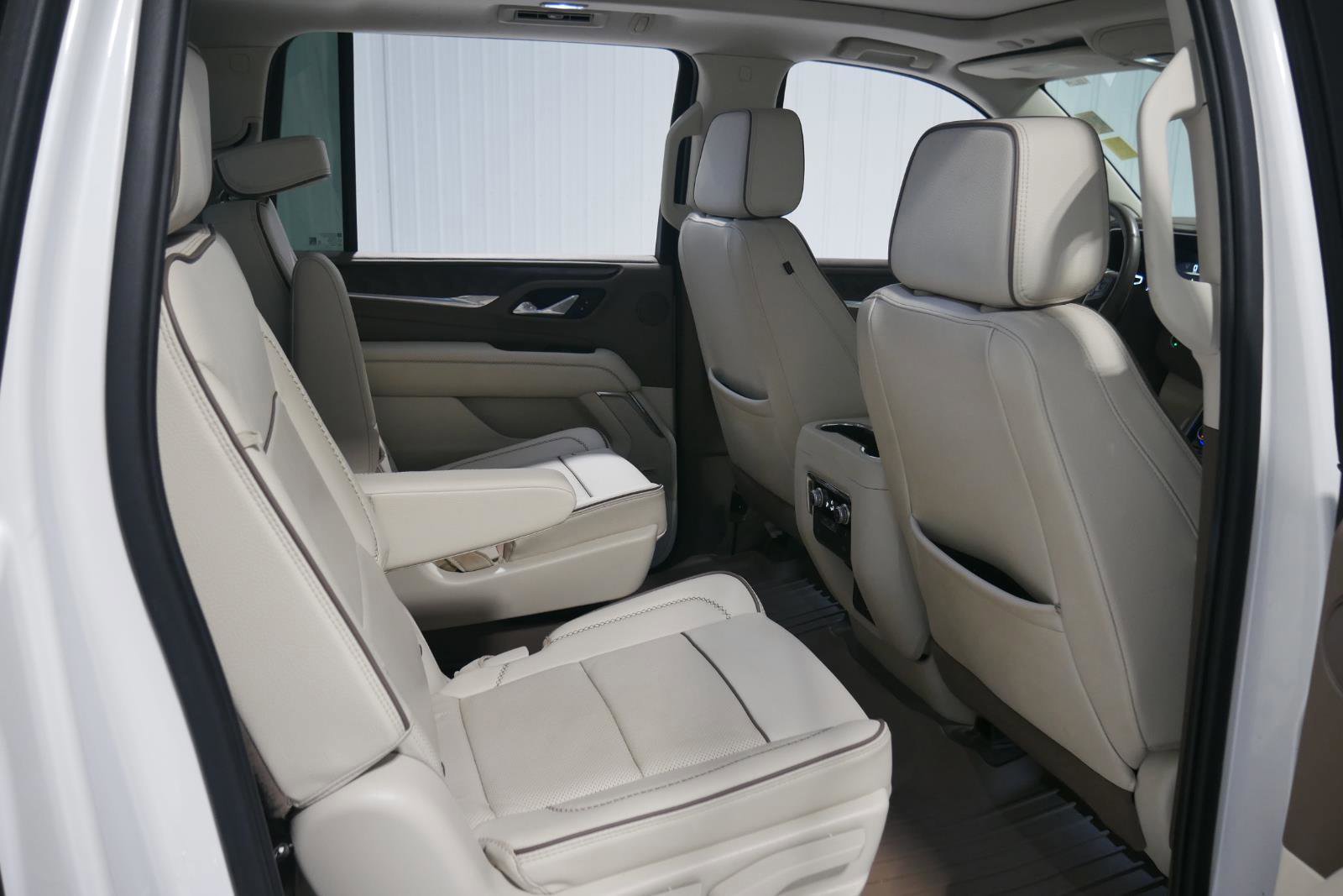 Used 2023 GMC Yukon XL Denali image 18