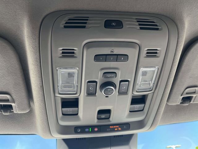 Used 2024 Cadillac Escalade ESV Premium Luxury Platinum image 24