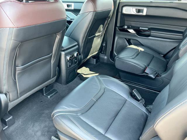 Certified 2023 Ford Explorer Platinum w/ Technology Package AWD/4WD image 18