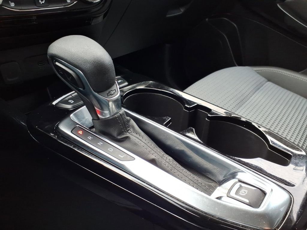 Used 2025 Chevrolet Trax LT w/ LT Convenience Package image 21