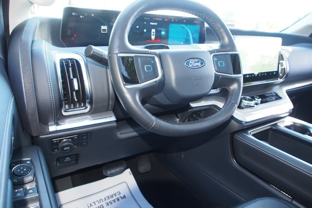 Certified 2026 Ford Expedition Platinum w/ Driver's Package AWD/4WD image 21