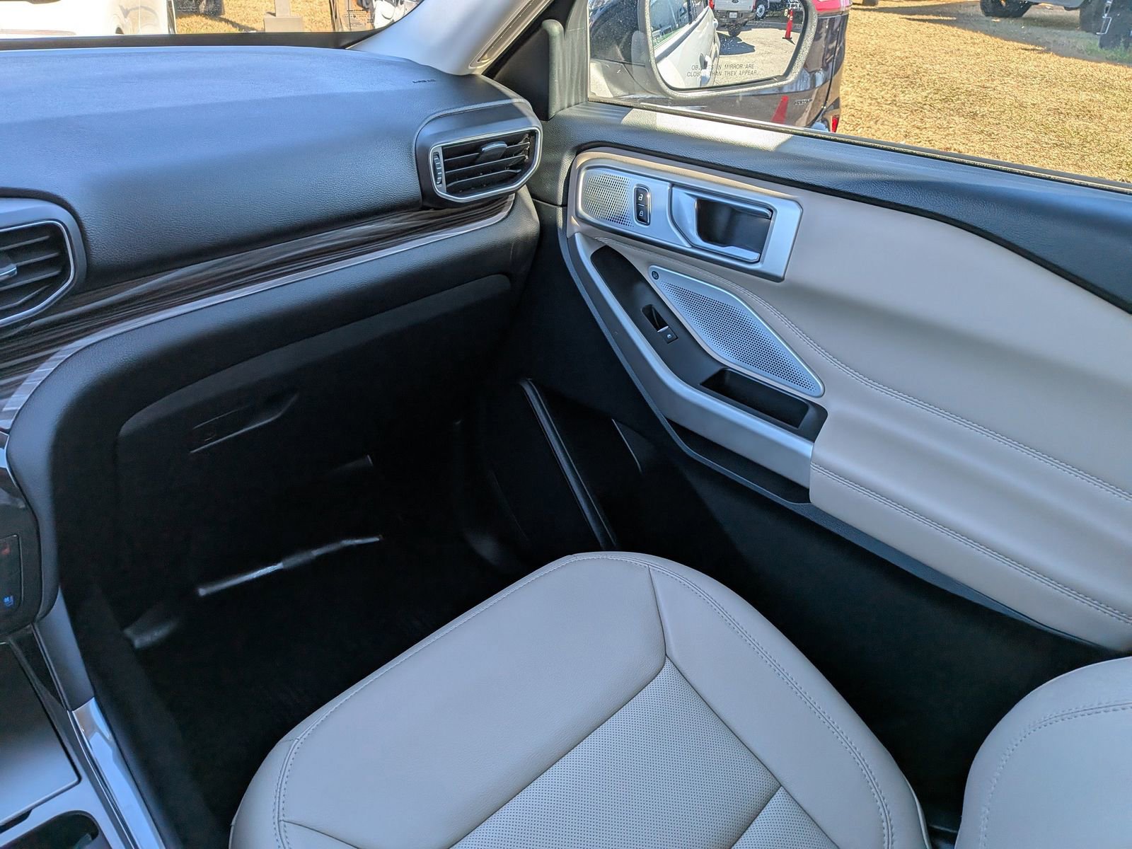 Certified 2023 Ford Explorer Limited w/ Limited Technology Package image 20