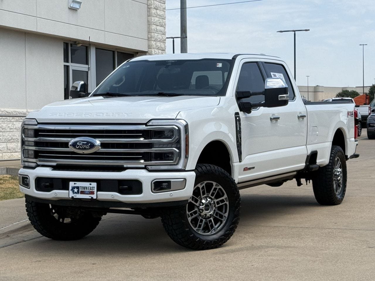 Certified 2025 Ford F350 Platinum w/ Platinum Plus Package AWD/4WD image 2
