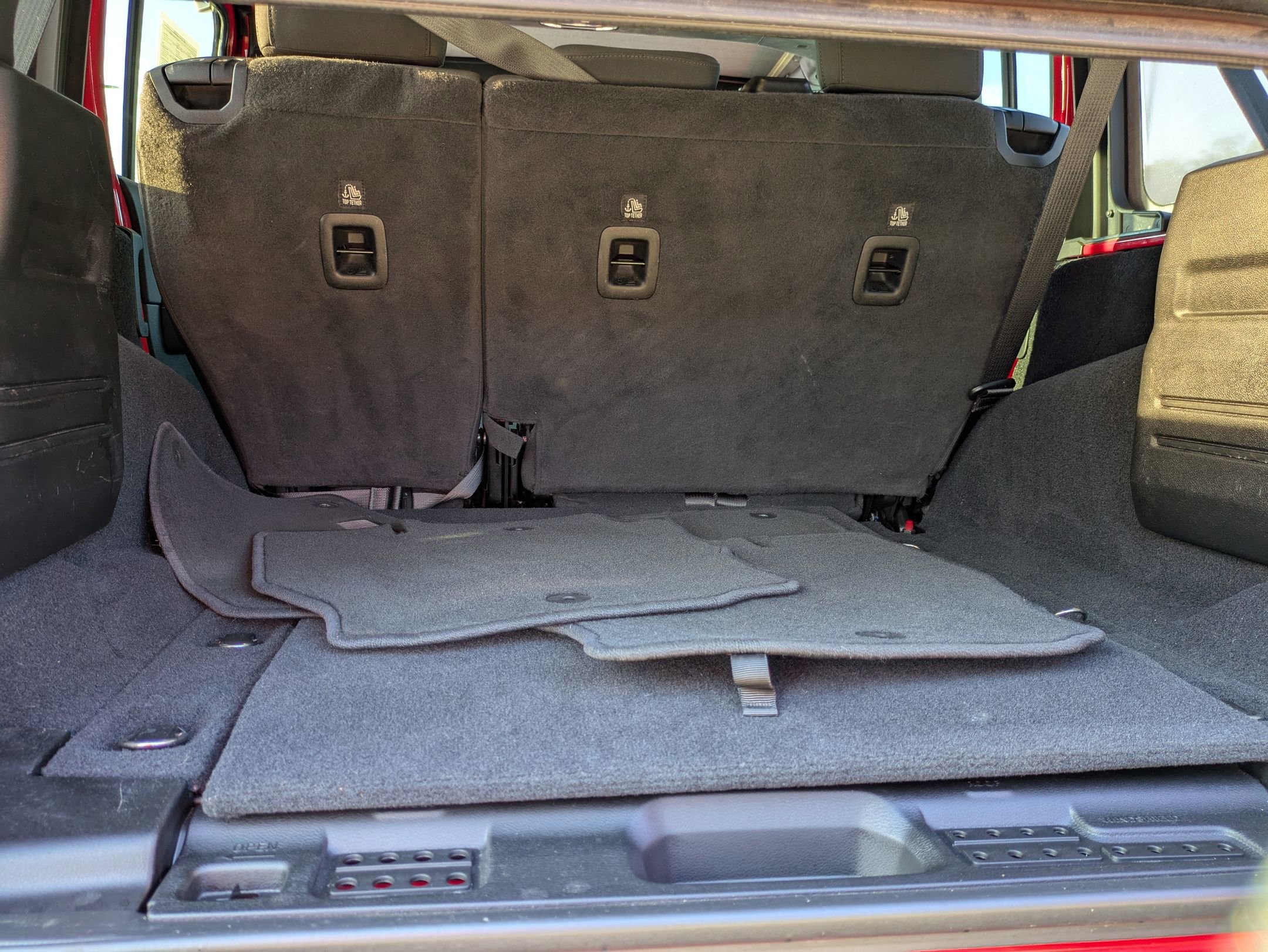 Used 2020 Jeep Wrangler Unlimited Sahara image 35