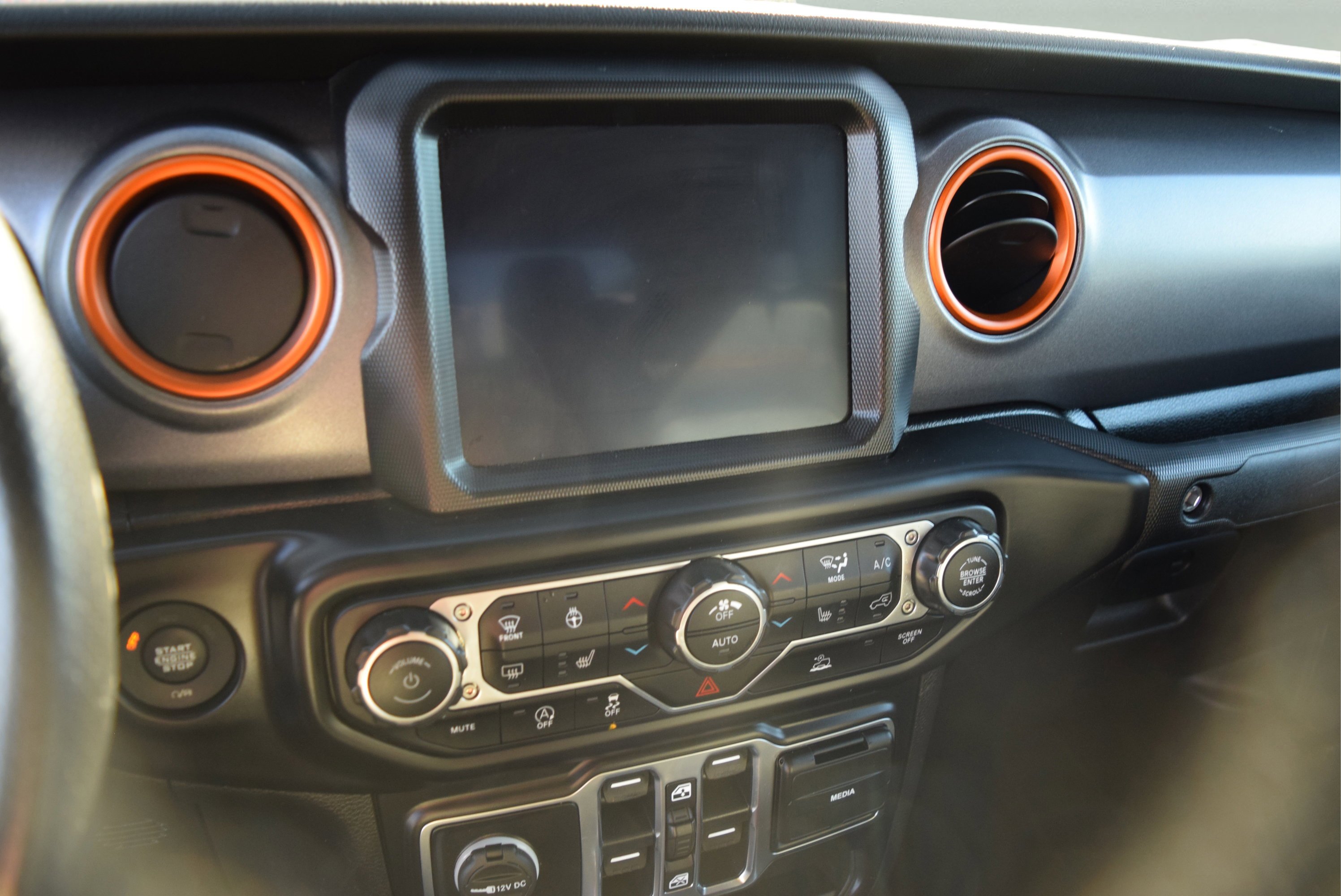 Used 2022 Jeep Gladiator Mojave w/ Cold Weather Group image 14