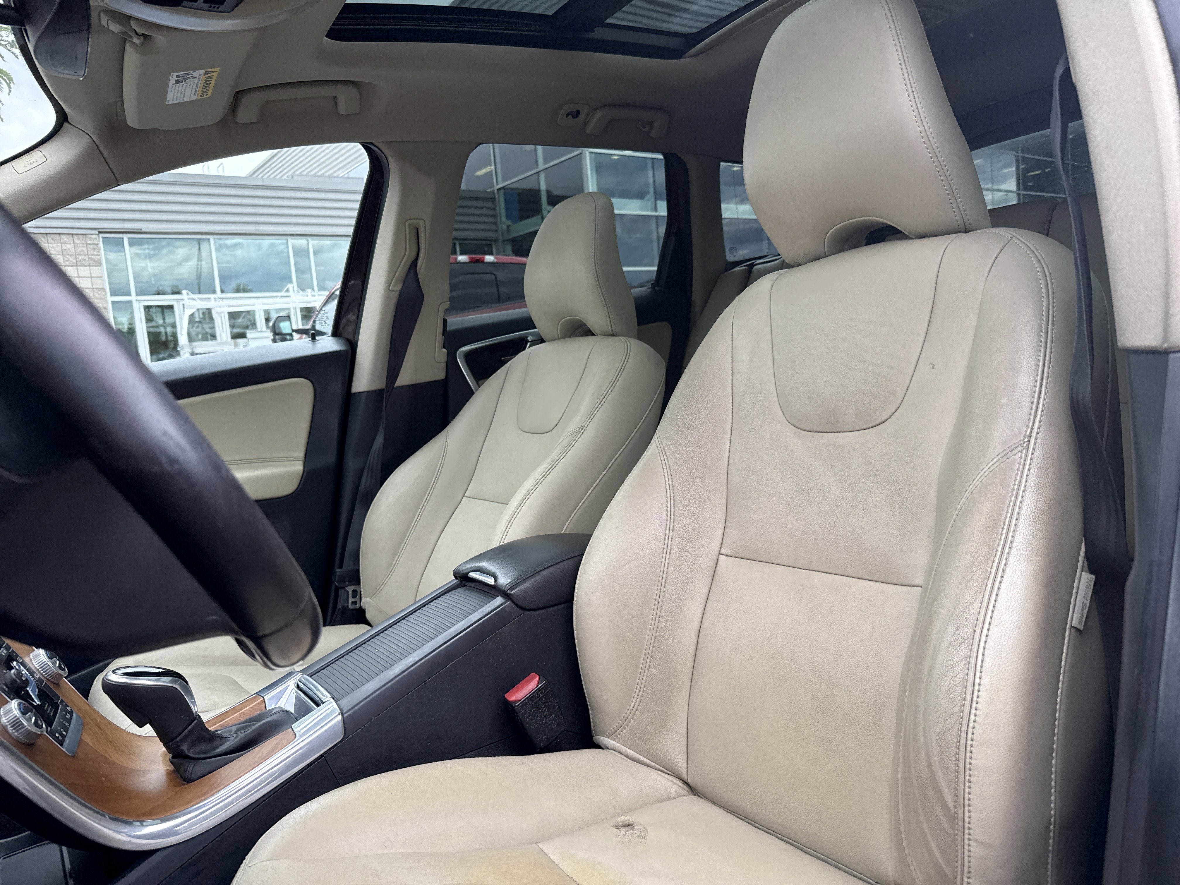 Used 2017 Volvo XC60 T6 Inscription w/ Climate Package AWD/4WD image 12