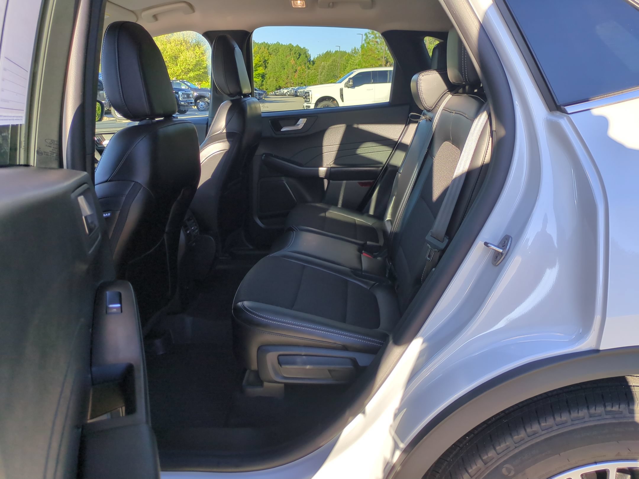 Certified 2025 Ford Escape SE FWD image 29