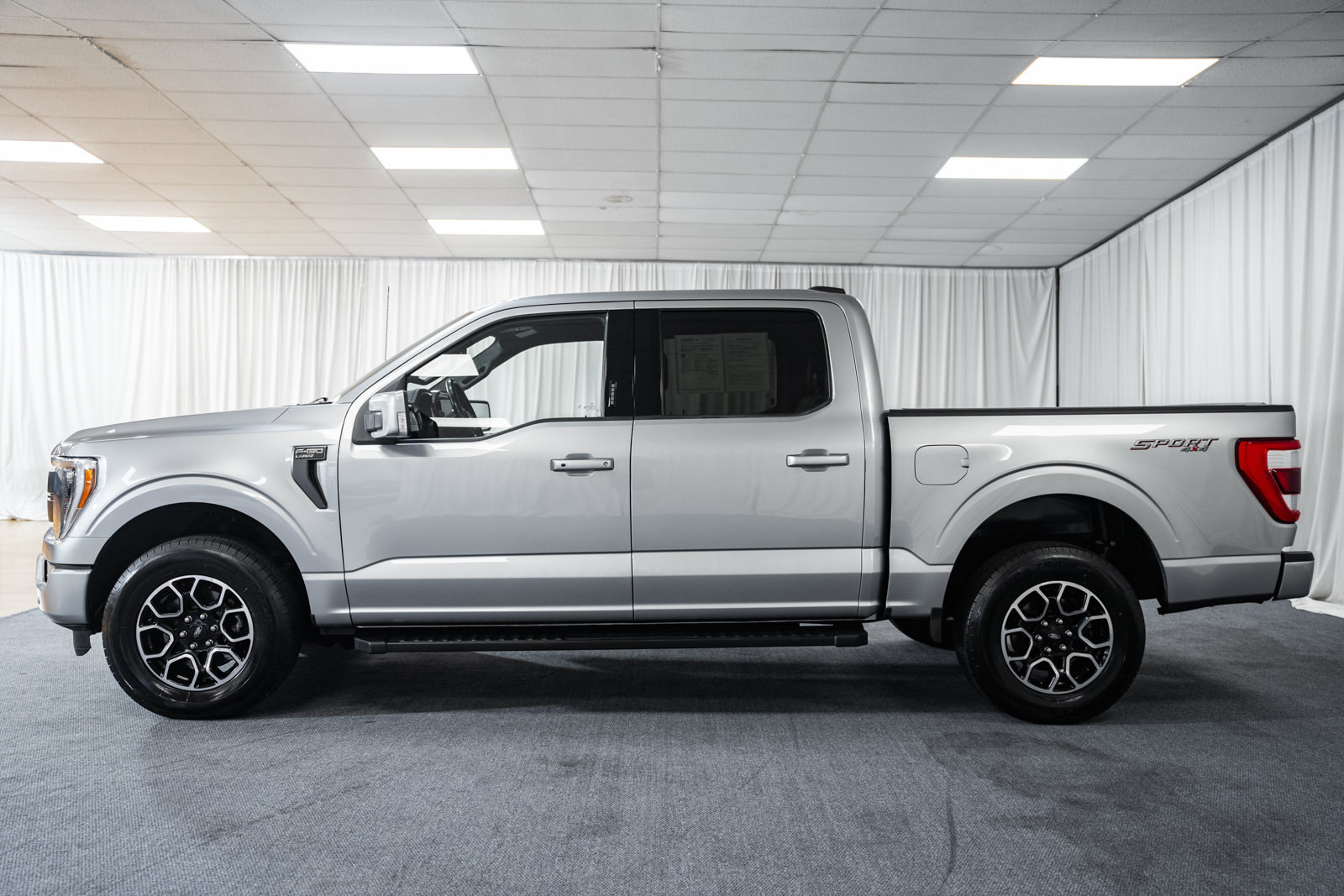 Certified 2022 Ford F150 Lariat w/ Equipment Group 502A High AWD/4WD image 4