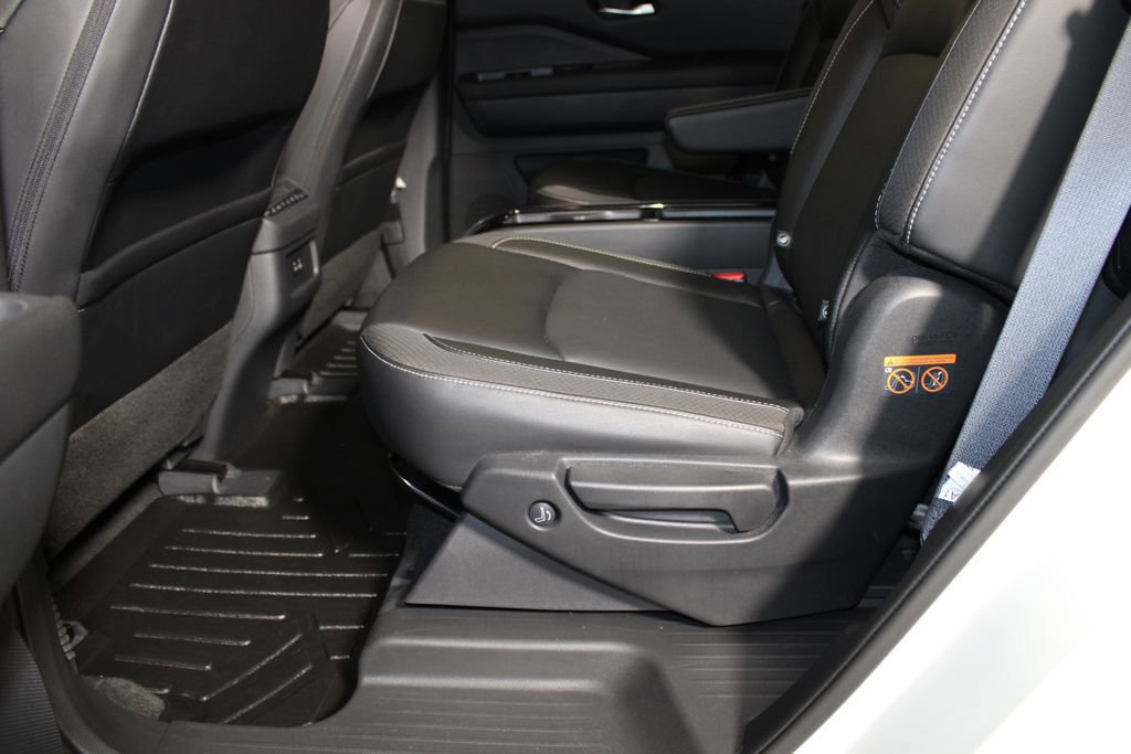 Used 2024 Nissan Pathfinder SL w/ SL Premium Package image 12