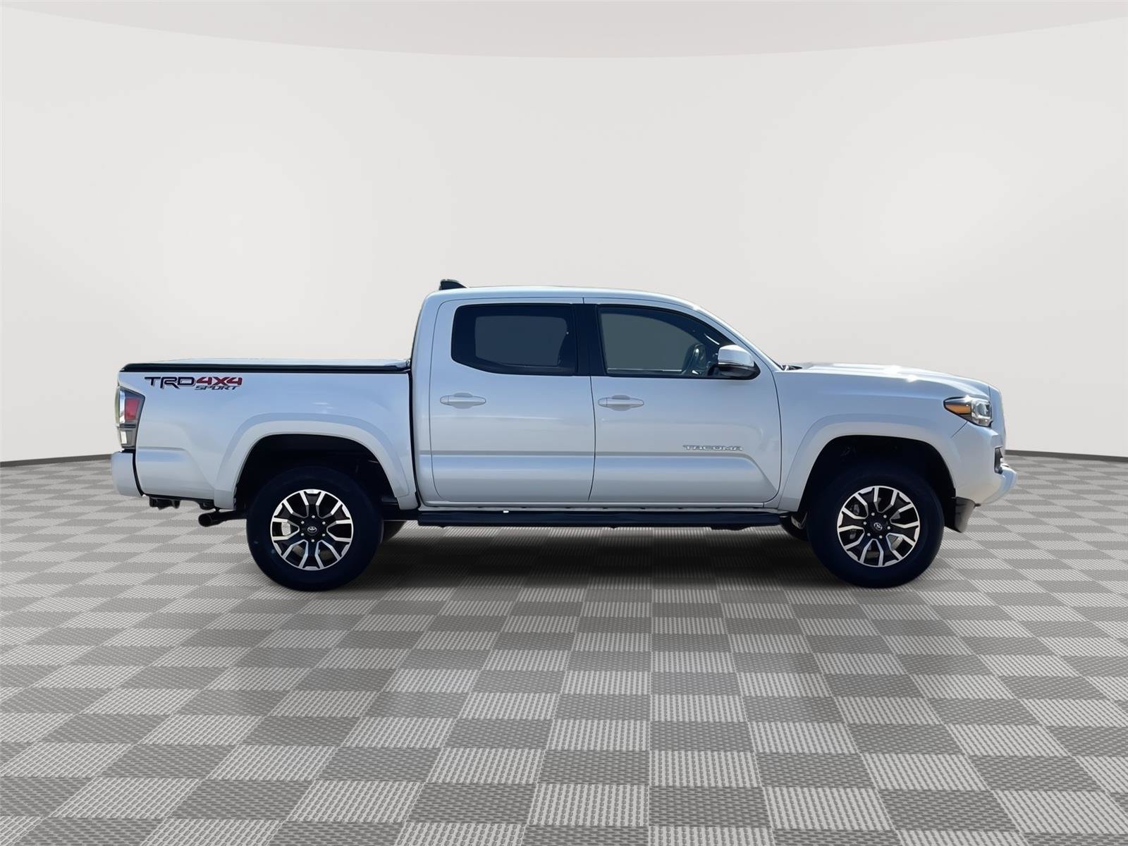 Used 2023 Toyota Tacoma TRD Sport w/ Technology Package AWD/4WD image 6