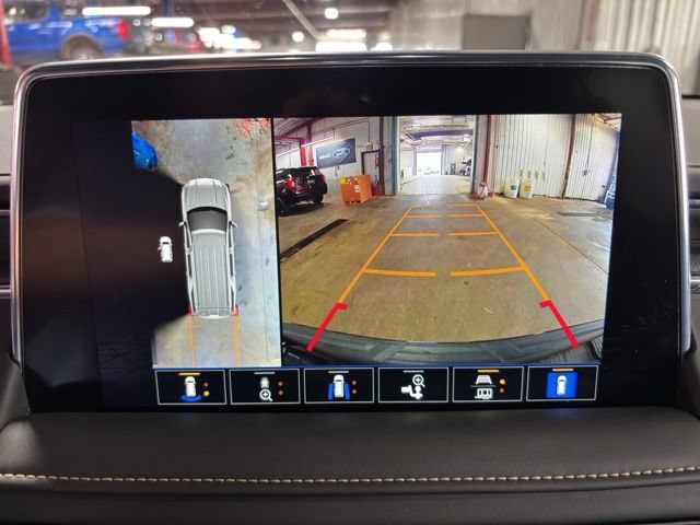 Used 2023 GMC Yukon SLT w/ SLT Luxury Package AWD/4WD image 8