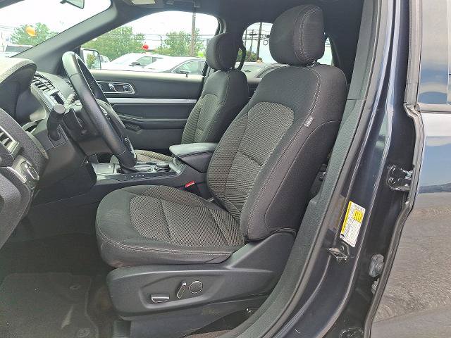 Certified 2017 Ford Explorer XLT AWD/4WD image 14
