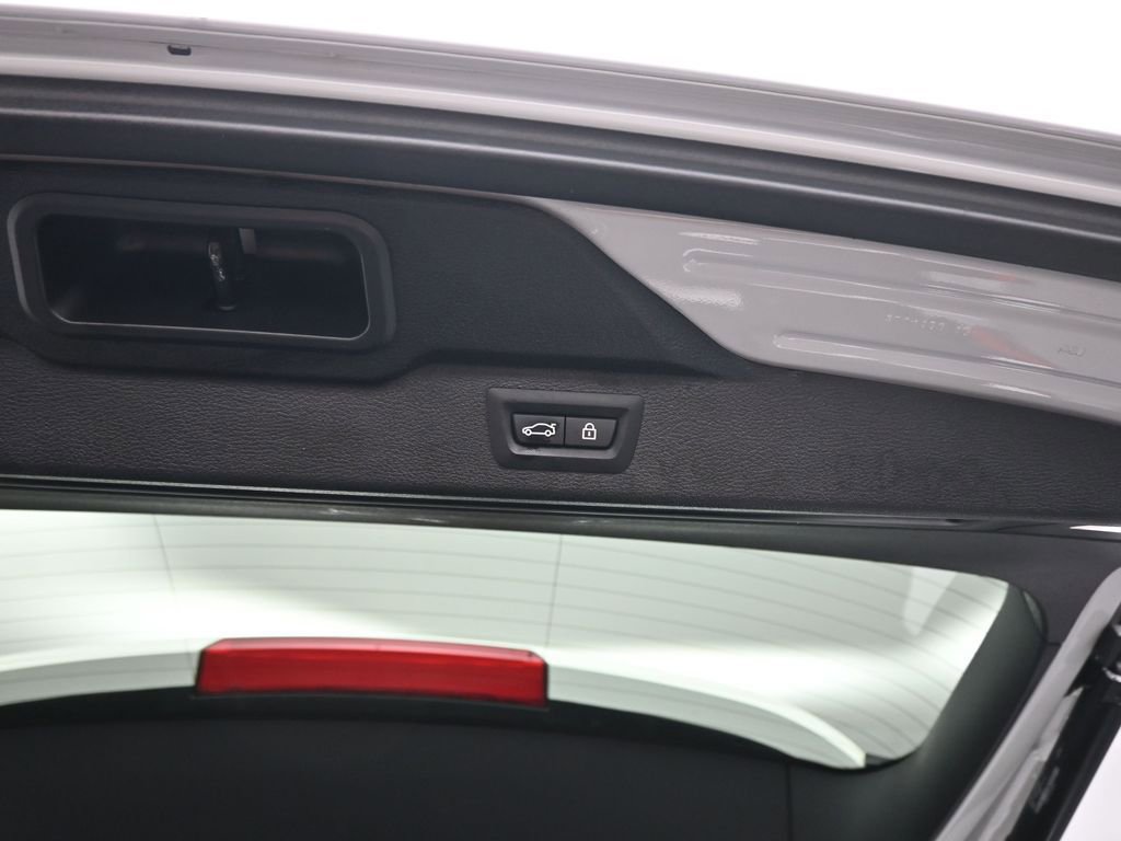 Used 2018 BMW X5 xDrive40e w/ M Sport Package image 22