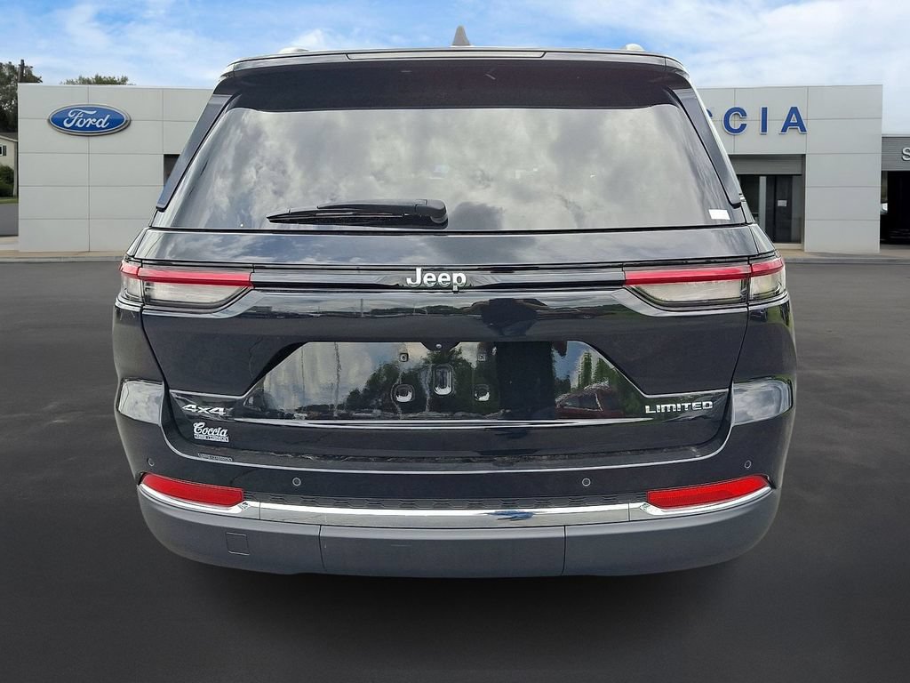 Used 2023 Jeep Grand Cherokee Limited AWD/4WD image 5
