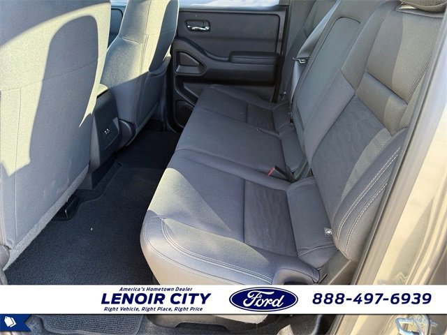 Used 2023 Nissan Frontier SV w/ Midnight Edition Package image 11