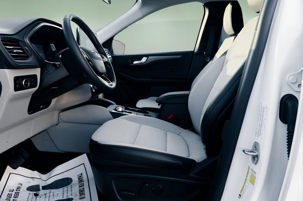 Certified 2024 Ford Escape SE FWD image 12