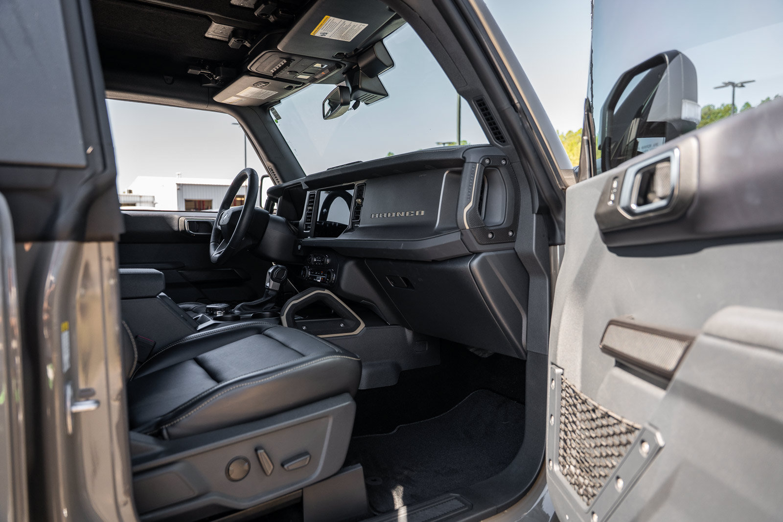 Certified 2025 Ford Bronco Badlands AWD/4WD image 11