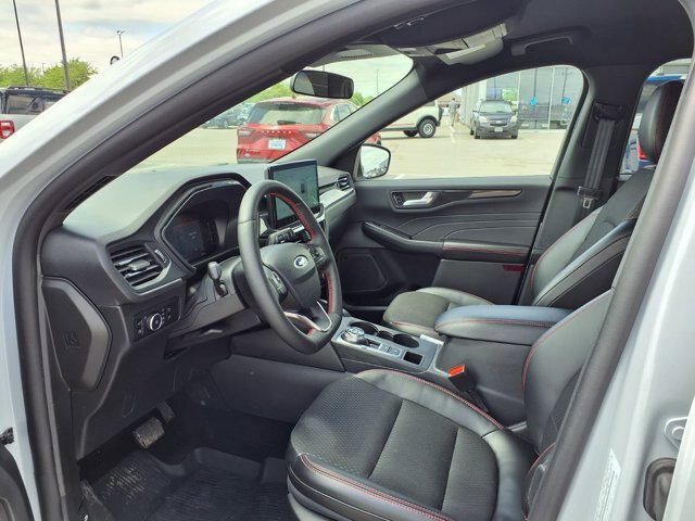 Certified 2025 Ford Escape ST-Line Select w/ Tech Pack #1 AWD/4WD image 24