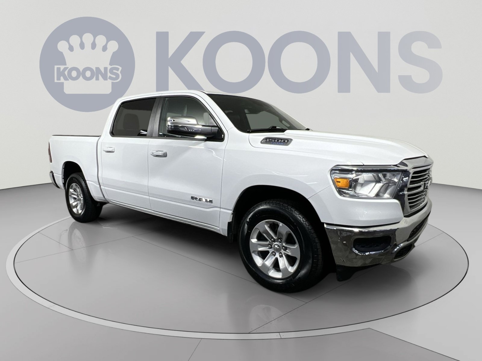 Used 2023 RAM 1500 Laramie AWD/4WD image 2