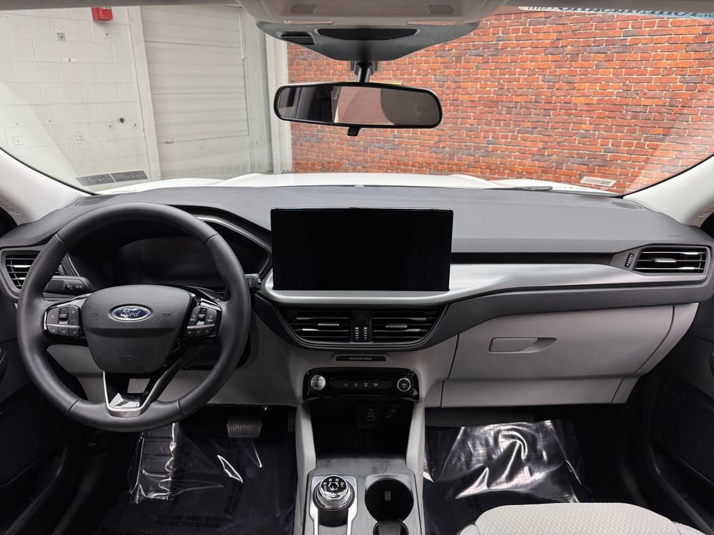 Certified 2025 Ford Escape SE FWD image 14
