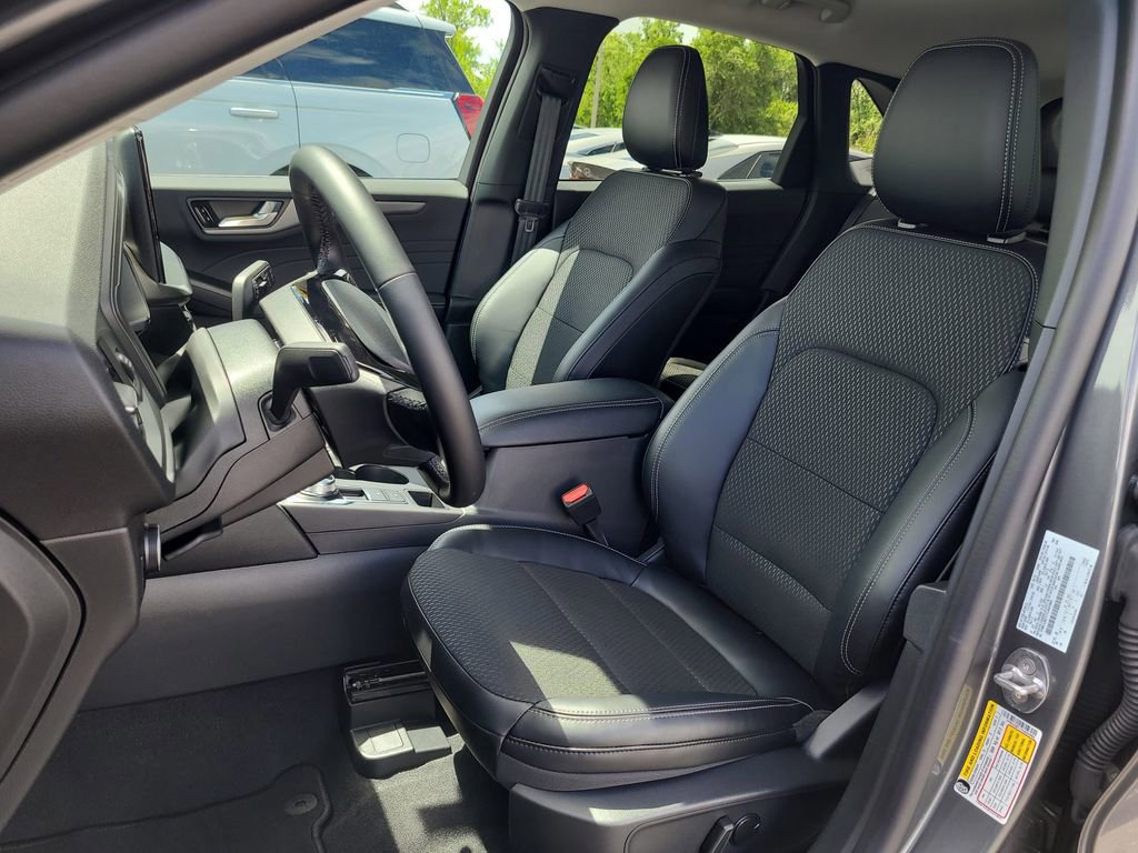 Certified 2026 Ford Escape SE image 17