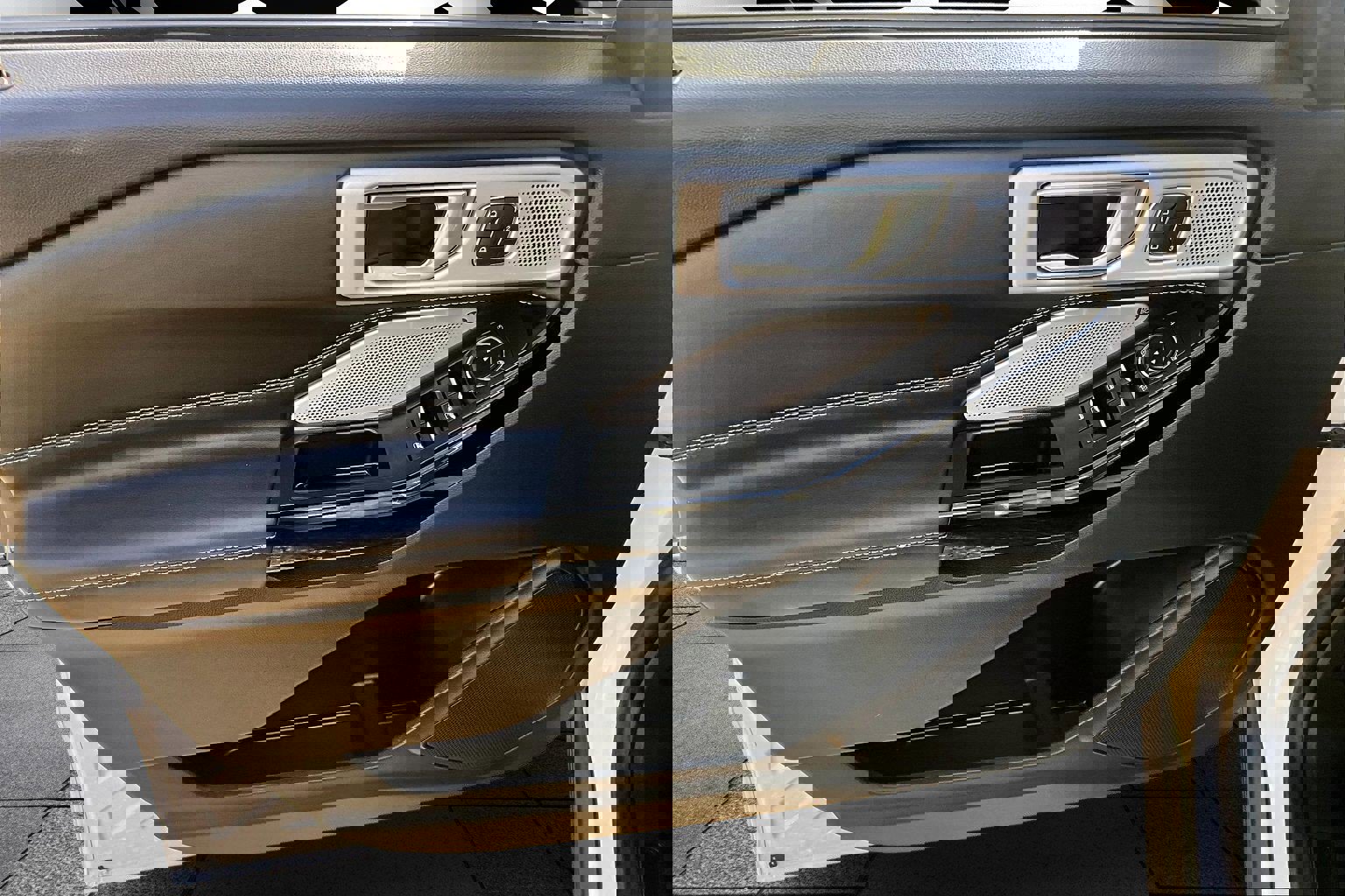 Certified 2022 Ford Explorer ST w/ Equipment Group 401A image 18