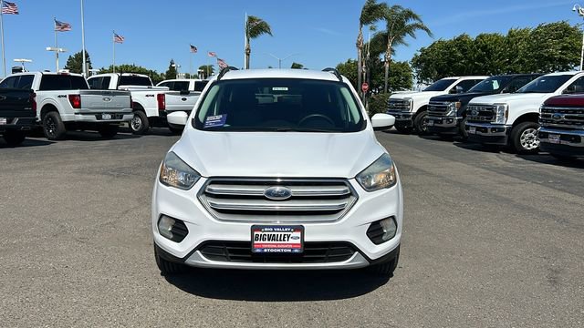 Certified 2018 Ford Escape SE FWD image 9