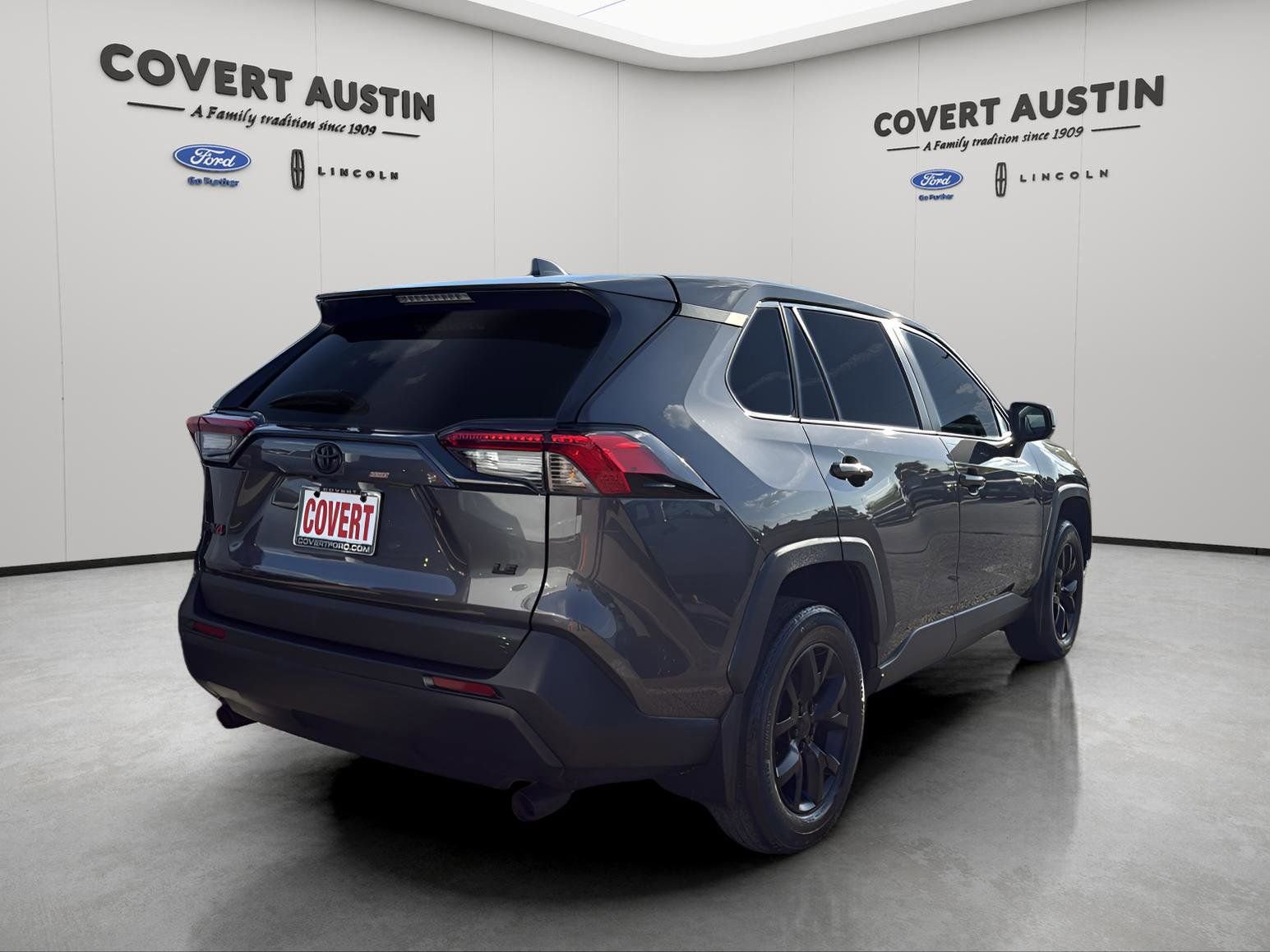 Used 2024 Toyota RAV4 LE image 5