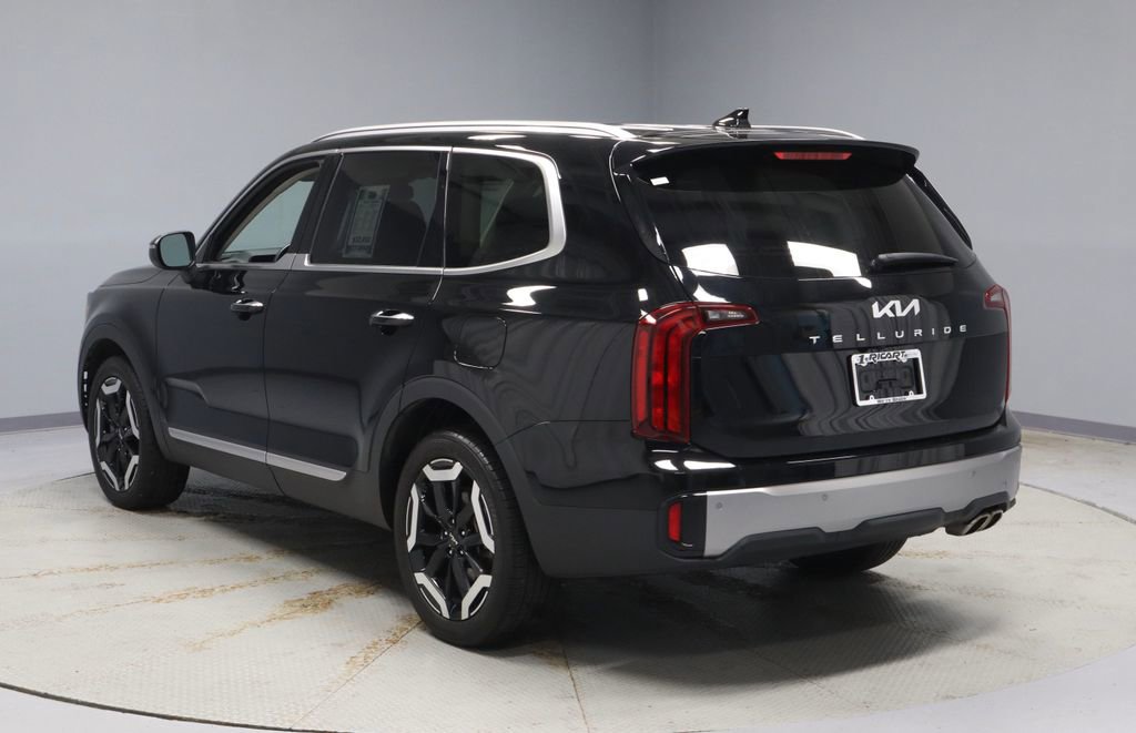 Used 2025 Kia Telluride S FWD image 10