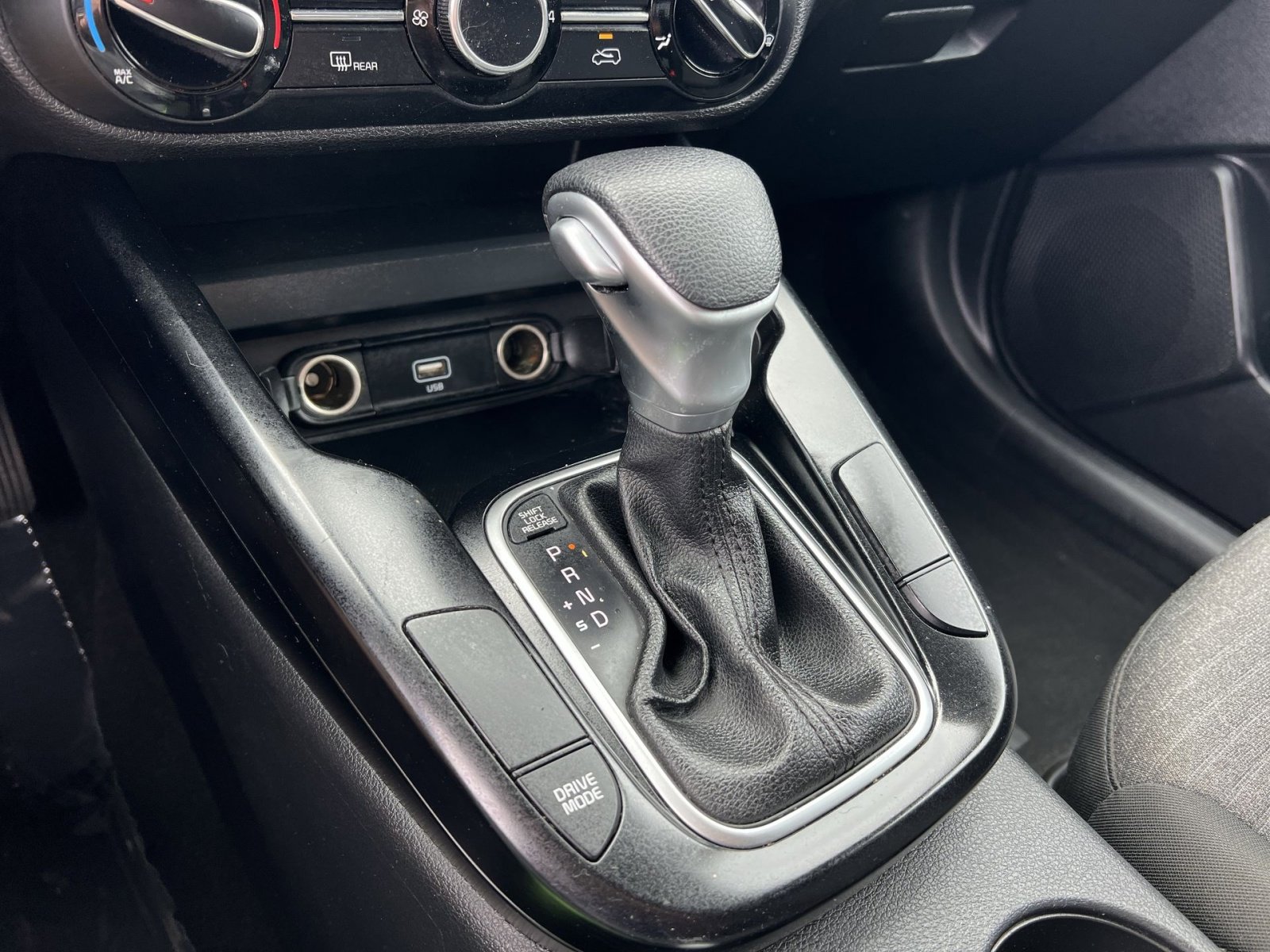 Used 2020 Kia Soul S FWD image 29
