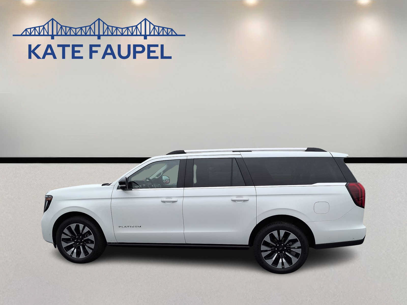 Certified 2025 Ford Expedition Max Platinum w/ Driver's Package AWD/4WD image 4